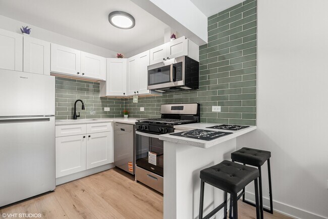 Photo - 15701 Lamon Ave Unit 05