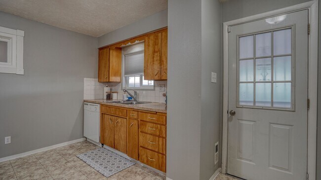 Photo - 2-bedroom/1 bathroom, parking included