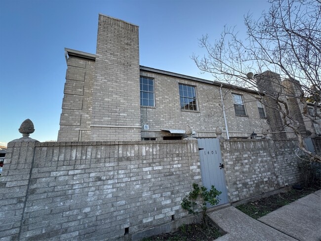 Building Photo - 7400 Bellerive Dr Unit 1401 Rental