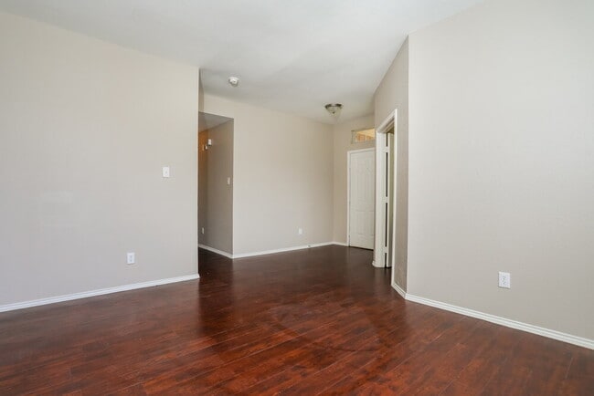 Photo - 4405 Crystal Ln