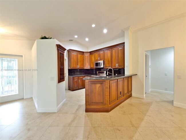 Building Photo - 1583 Presidio Dr Rental
