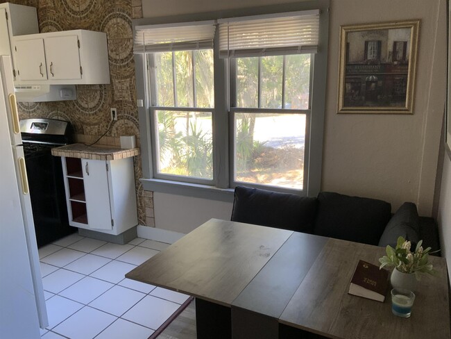 1509 Twigg St Unidad A