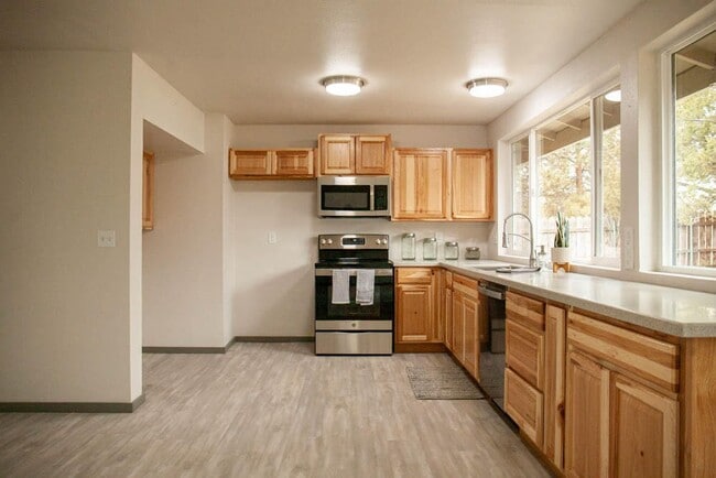 Photo - Amazing 3bed 2 bath home in the heart of Bonanza.