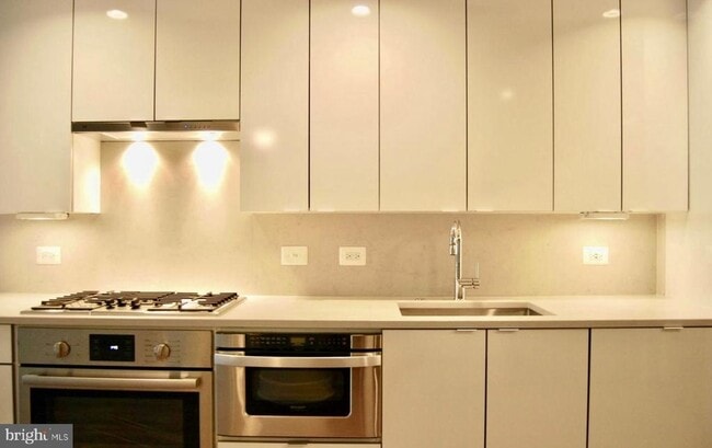Building Photo - 1311 13th St NW Unit 103