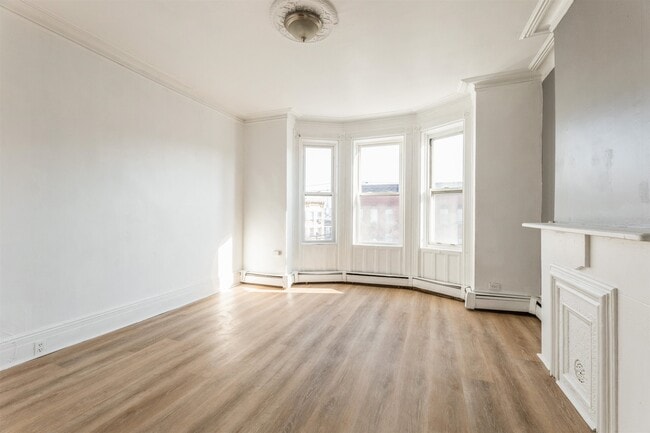 Photo - 2803-2805-2805 Palisade Ave Apartment Unit 4