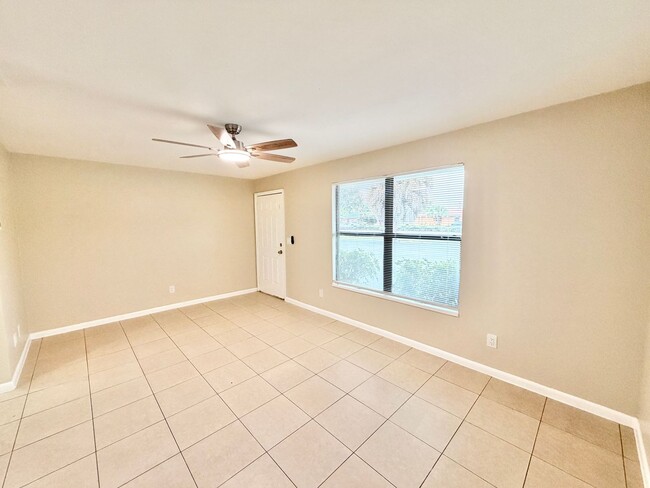 2281 Sunshine Blvd Unit A