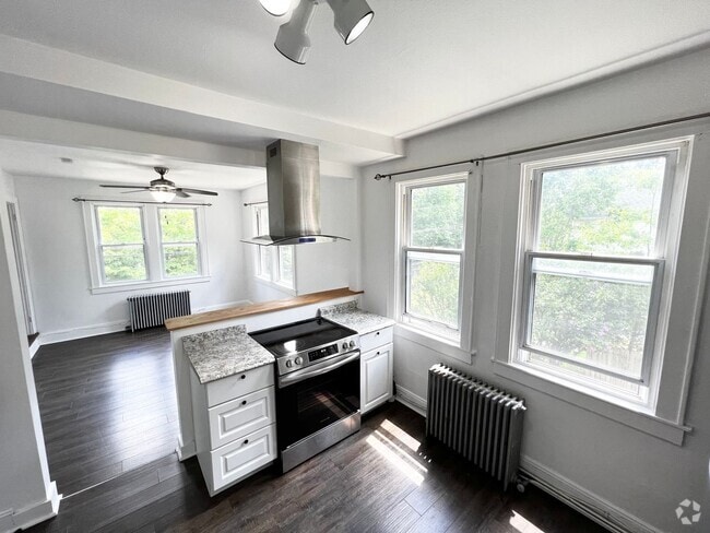 Building Photo - 43 Front St Unit #3 Rental