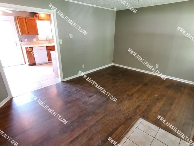 Photo - Remodeled 2 Bedroom Raytown Home w/Potential 3rd Bedroom-Coming SOON!!