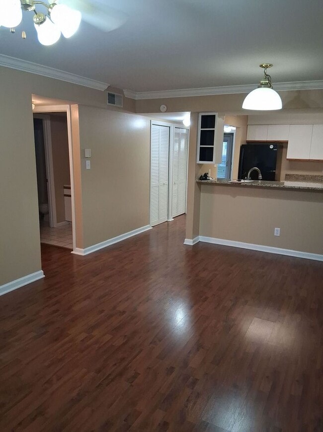 Photo - Laurel Villas: 3 BED/ 2 BA Available for Fall 2026! Unit 303