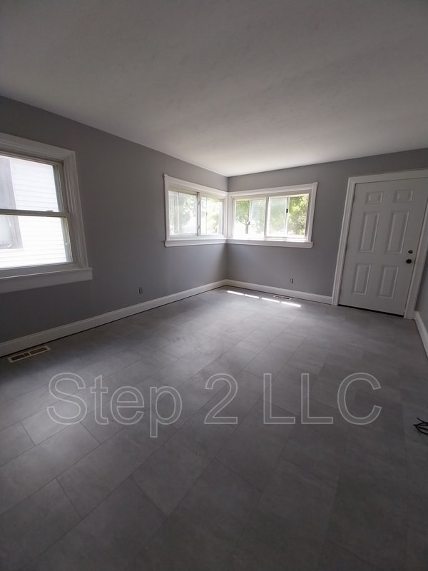 Photo - 18420 Parkmount Ave