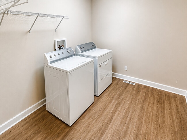 Laundry Room - 437 Franklin St