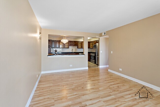 6540 W Irving Park Rd