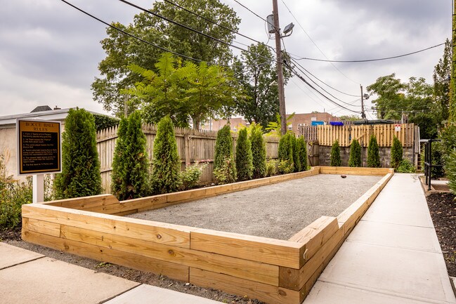 Photo - Montclair Gardens