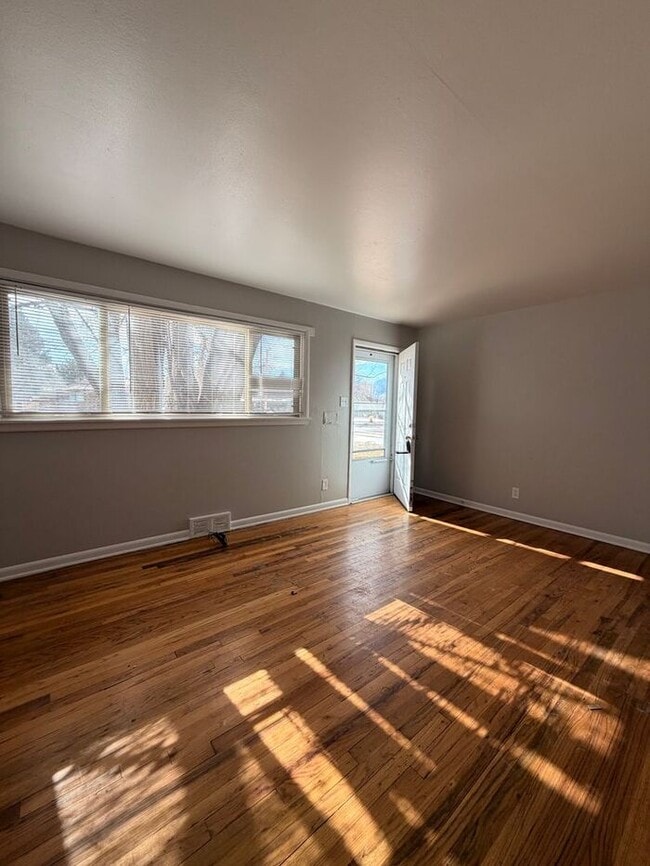 Photo - 2 Bed Apartment right next to Patty Jewett Golf Course