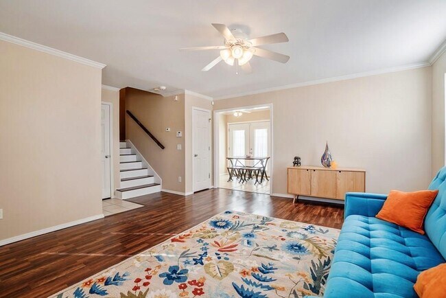 Photo - 324 Belmont Dr