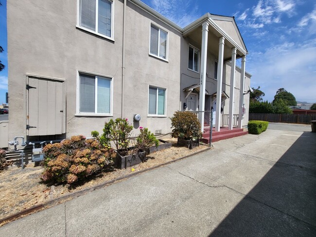 Building Photo - 12744 San Pablo Ave Unit A