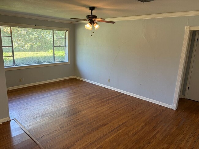 Photo - 5957 Yarbrough Rd