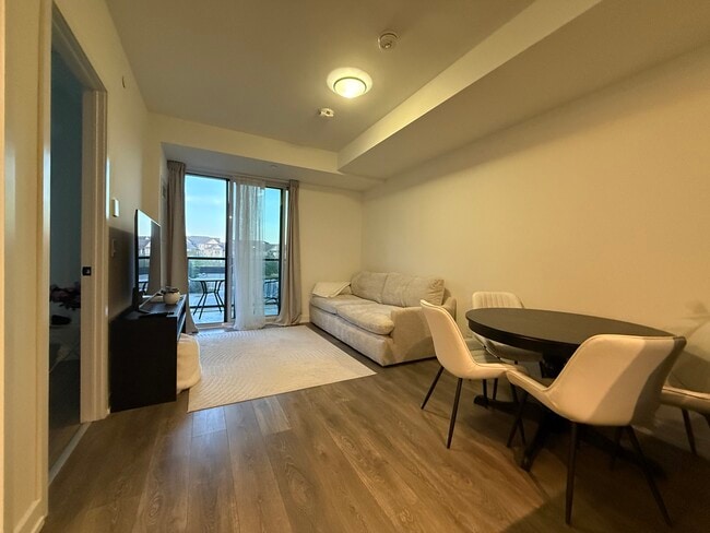 Photo - 215-335 Wheat Boom Dr Oakville Ontario L6H 7Y1 Unit 215