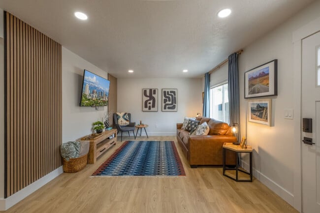 Building Photo - 840 W 400 N Rental