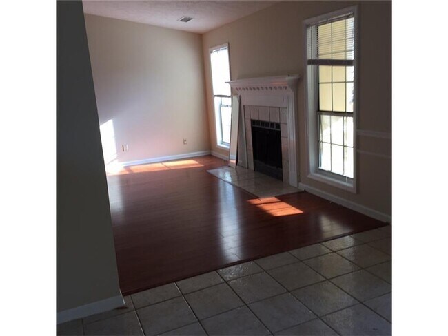 Photo - 930 Misty Creek Ct