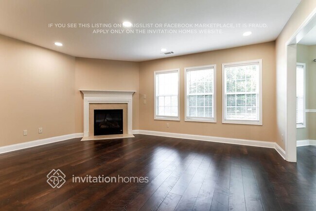 Photo - 523 Cliffglen Way NW