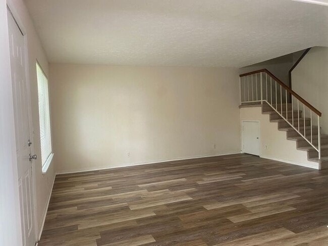 Photo - Wonderful Bellevue Condo in Creekside Meadows!