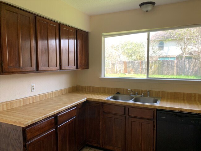 Photo - 7223 Sharpsburg Dr