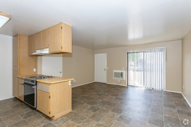 1BR, 1BA - 800SF