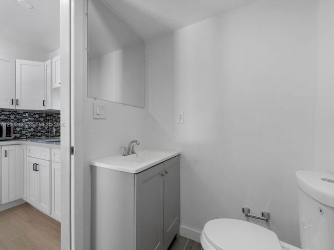 Photo - 252 E 36th St Unit A