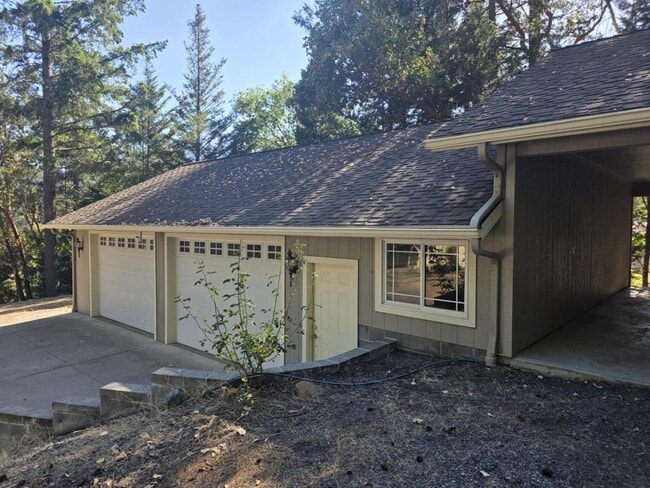 11020 N Applegate Rd