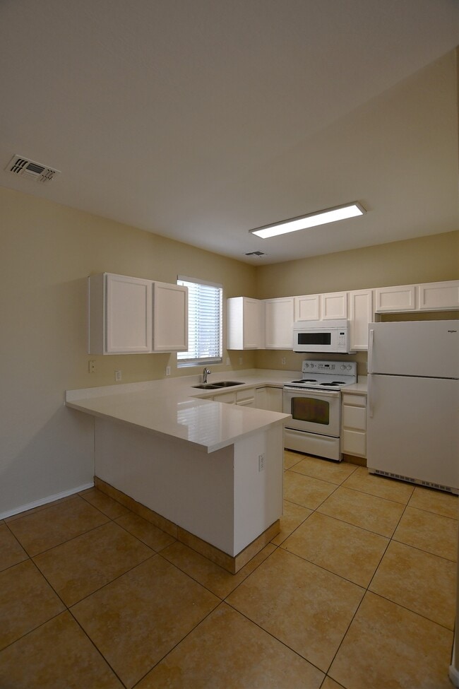 Photo - 2300 E Magma Rd