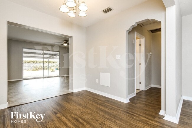 Photo - 719 W Ohio Ave