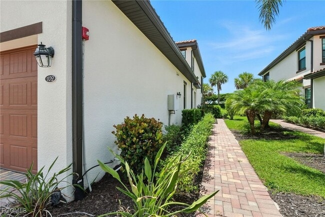 Photo - 12039 Hawthorn Lake Dr Unit 102