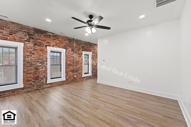 Photo - 420 W 4th St Unit 420 W 4th St Apt 200