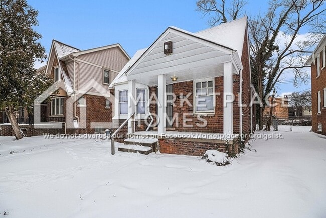 Photo - 15073 Strathmoor St