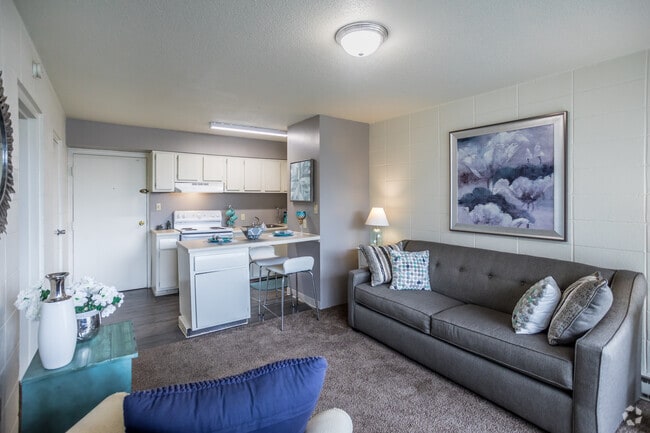 1 BR, 1 BA - High-Rise