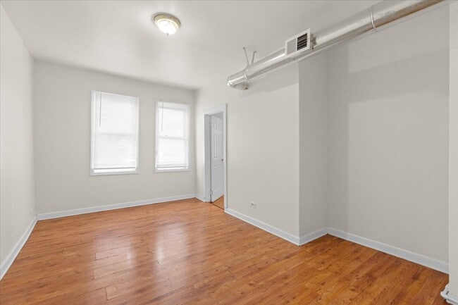 Photo - 4841 S Loomis Blvd