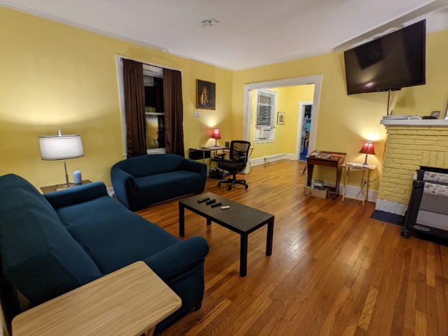 28 Ravenscroft Dr