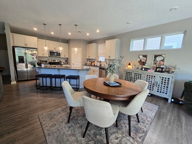 Photo - 4718 Cranesbill Rd