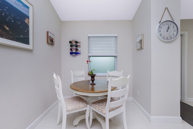 Photo - 10525 Pendleton Ave