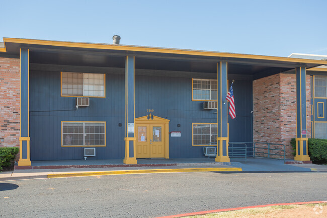 Courtyard Park Apartments - Courtyard Park Apartments