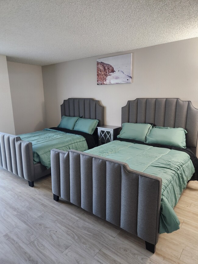Photo - 11042 N 28th Dr Condo Unit 136