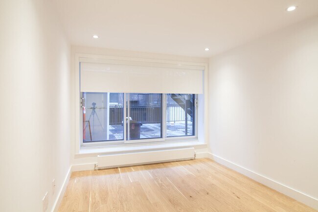 Photo - 4580 Chemin Queen Mary Unité 103