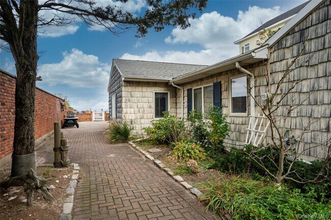 Photo - 138 Asharoken Ave