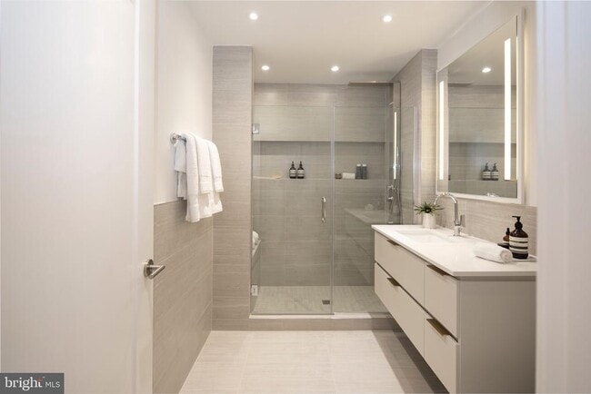 Photo - 900 N 9th St Unit B