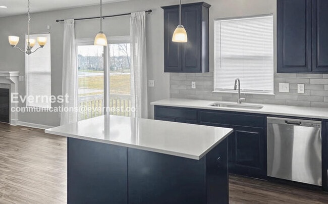 Photo - 6227 Kemp St