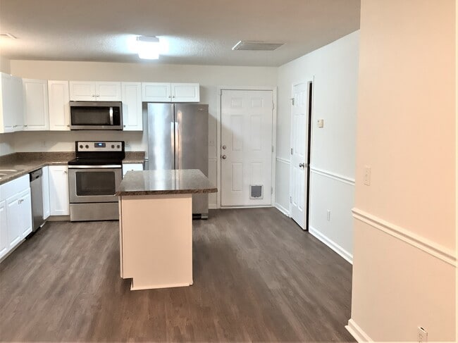 Photo - 106 Sweetland Ct