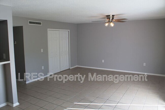 Photo - 139 Scottsdale Square