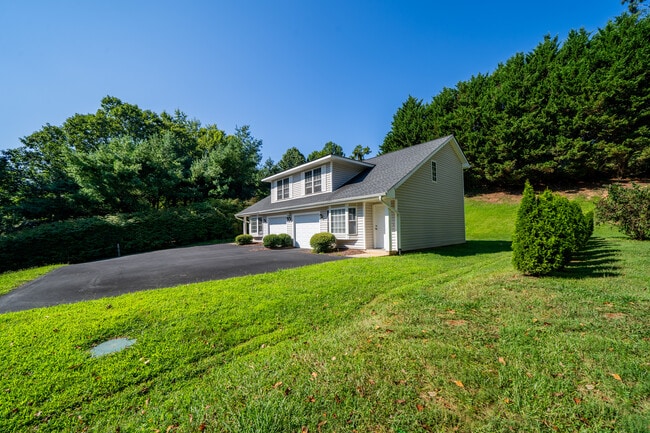 Photo - 5 Tsuga Rise