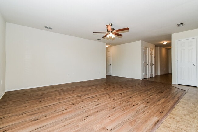 Photo - 1449 Vernon Dr